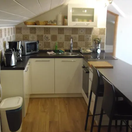 With A Parking Space - 13597 * 노비비노돌스키